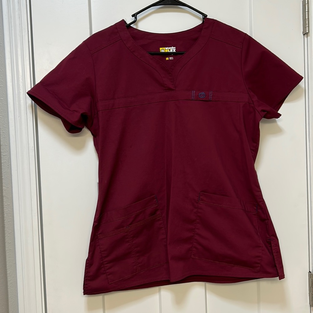NWOT WonderWink Scrub Top